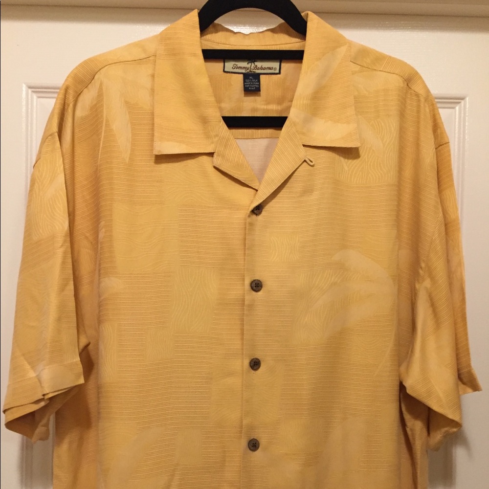 Men’s Tommy Bahama Peach silk shirt